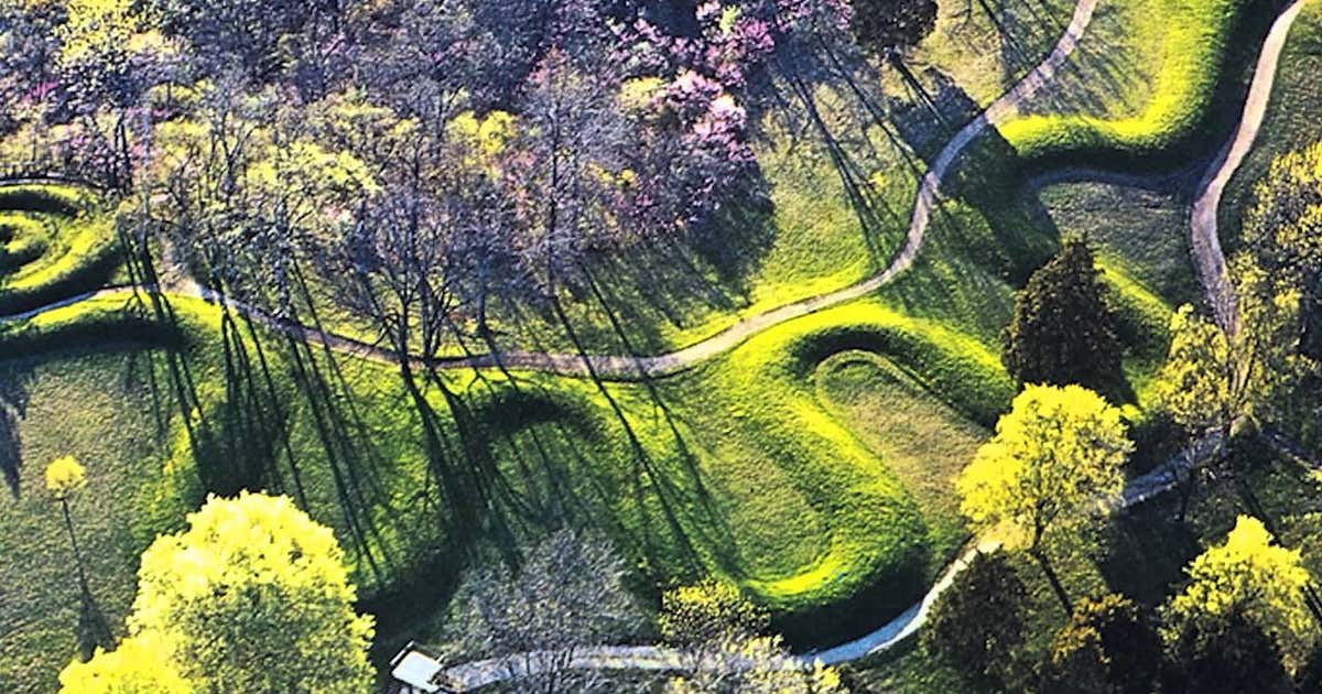 Serpent Mound Peebles Roadtrippers serpent-mound-peebles-roadtrippers