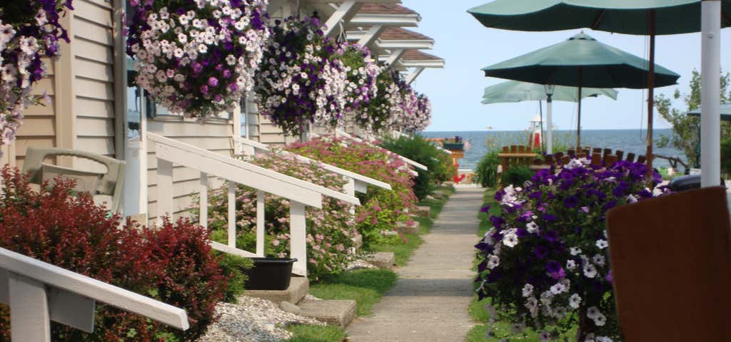 Young's Getaway Beachfront Resort